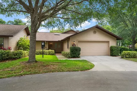11720 Parkview Ln, Seminole, FL 33772