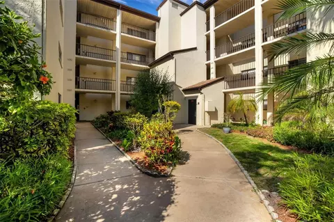 700 Starkey Rd #1122, Largo, FL 33771