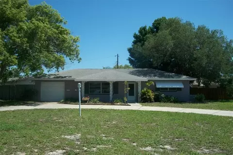 8805 110th Ln, Seminole, FL 33772