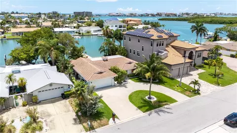 12450 6th St E, Treasure Island, FL 33706