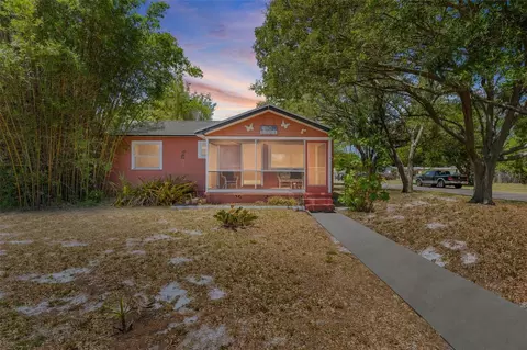 1701 56th St S, Gulfport, FL 33707