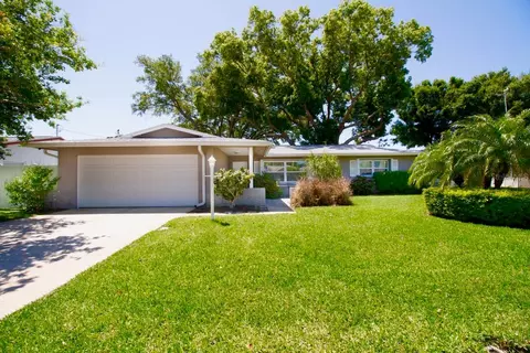 13926 Sunset Dr, Largo, FL 33774