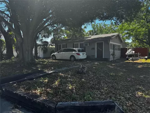 6948 Dartmouth Ave N, Saint Petersburg, FL 33710