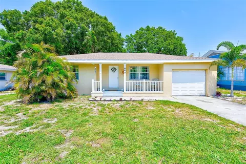 840 4th Ave NW, Largo, FL 33770