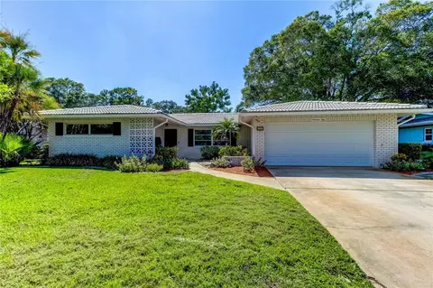 1950 Canadiana Ct, Dunedin, FL 34698