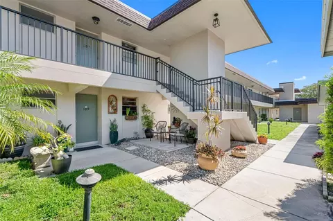 9945 47th Ave N #109, Saint Petersburg, FL 33708