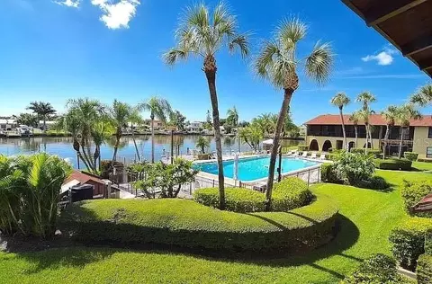 509 Plaza Seville Ct #20, Treasure Island, FL 33706