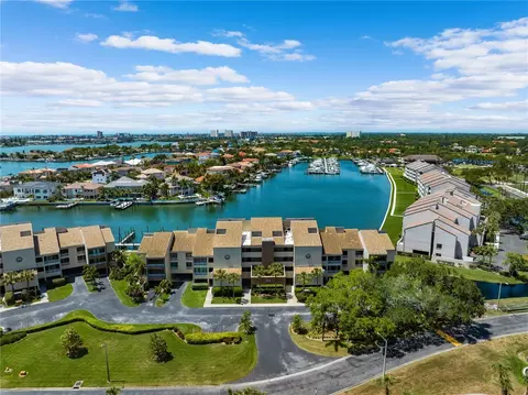 2775 Kipps Colony Dr S #305, Saint Petersburg, FL 33707