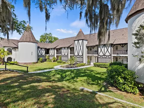 220 N Bayshore Blvd #202, Clearwater, FL 33759