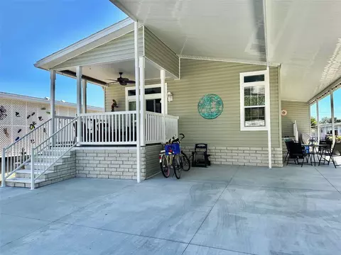 9790 66th St N #323, Pinellas Park, FL 33782
