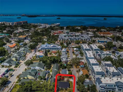 920 Highland Ave, Dunedin, FL 34698