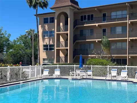 2525 W Bay Dr #B13, Largo, FL 33770