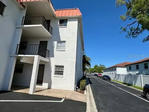 10530 77th Ter #118, Seminole, FL 33772
