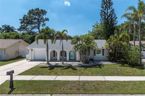 8255 101st Ct, Seminole, FL 33777