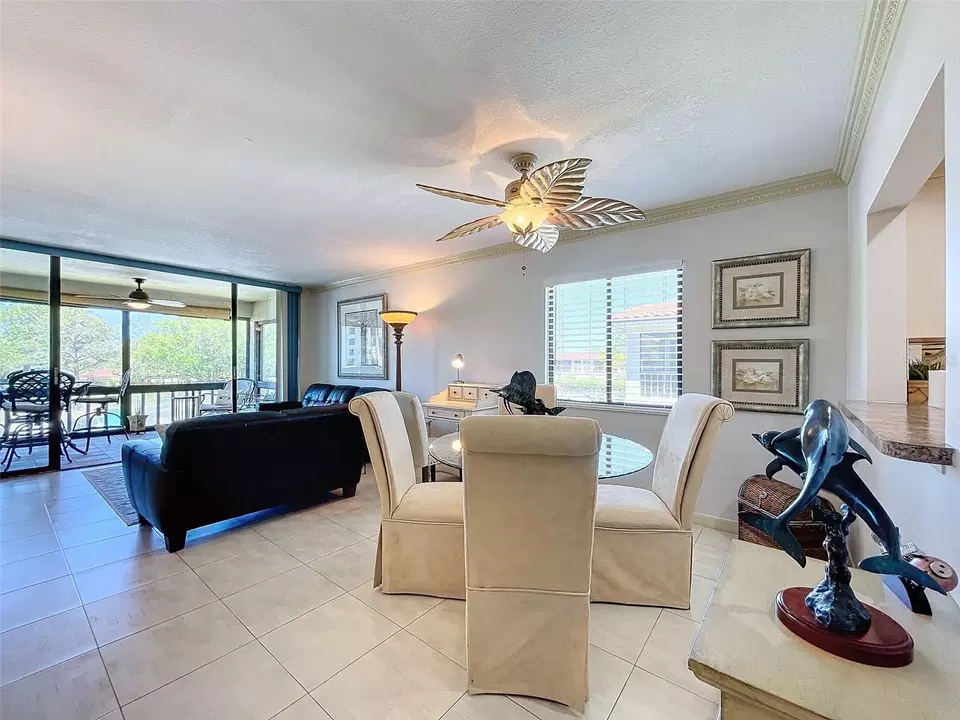 Dining - 1801 Mariner Dr #20, Tarpon Springs, FL 34689 photo 4 of 4