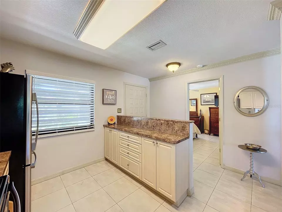 Kitchen - 1801 Mariner Dr #20, Tarpon Springs, FL 34689 photo 4 of 9