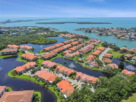 2 Lincoln Ave S, Saint Petersburg, FL 33711