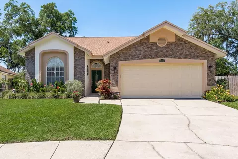 8702 Triple Oaks Rd, Temple Terrace, FL 33637
