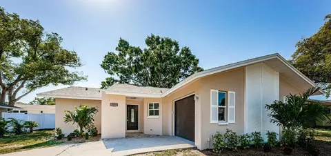 3239 Spanish Moss Ln, Palm Harbor, FL 34684