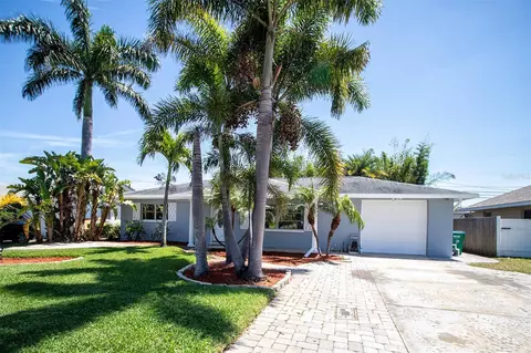 9191 108th St, Seminole, FL 33772