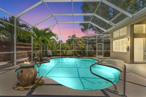 574 Old Oak Cir, Palm Harbor, FL 34683
