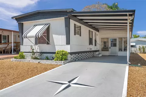 12207 Longhorn Dr, Hudson, FL 34667