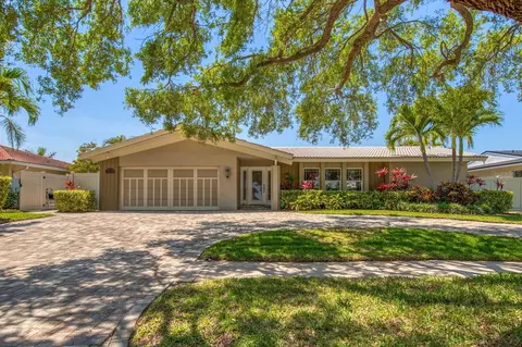 774 Harbor Is, Clearwater Beach, FL 33767