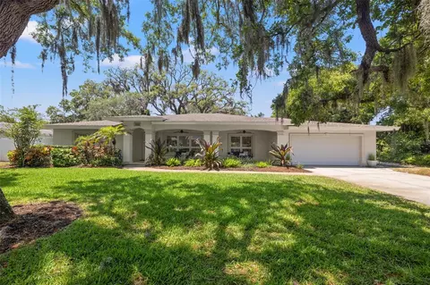302 Palmetto Ln, Largo, FL 33770