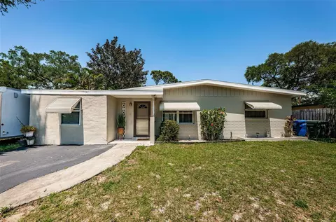 3049 Huntington Dr, Largo, FL 33771