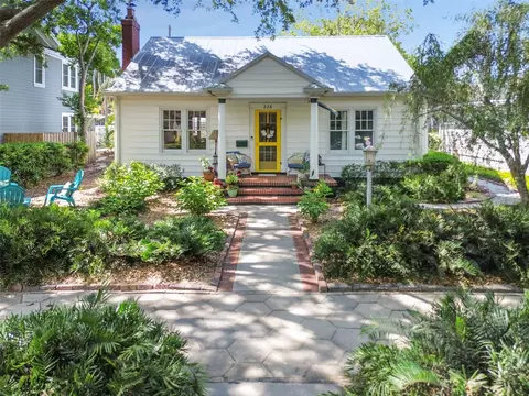 226 18th Ave NE, Saint Petersburg, FL 33704
