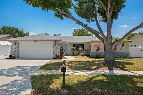 9375 120th St, Seminole, FL 33772