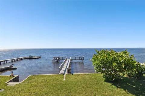 1931 Gulfview Dr, Holiday, FL 34691