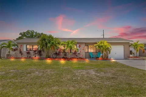 6752 33rd Ave N, Saint Petersburg, FL 33710