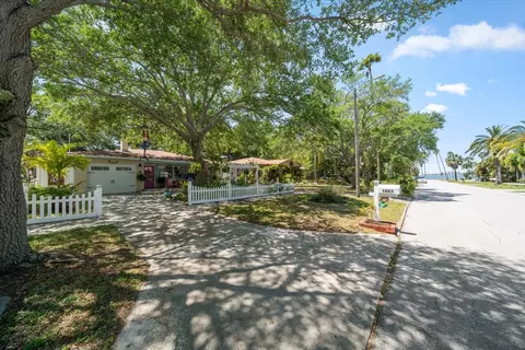 1023 Granada St, Clearwater, FL 33755