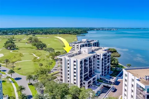6 Belleview Blvd #302, Belleair, FL 33756