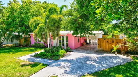 4261 Porpoise Dr SE, Saint Petersburg, FL 33705