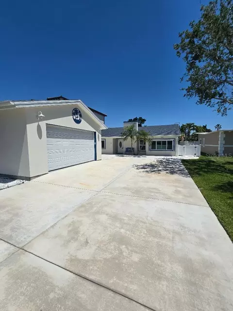 16021 Redington Dr, Redington Beach, FL 33708