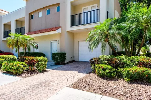 512 101st Ave N, Saint Petersburg, FL 33702