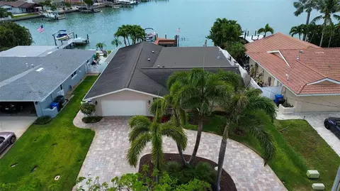 1088 79th St S, Saint Petersburg, FL 33707