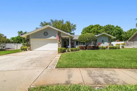 561 Hadley Dr, Palm Harbor, FL 34683
