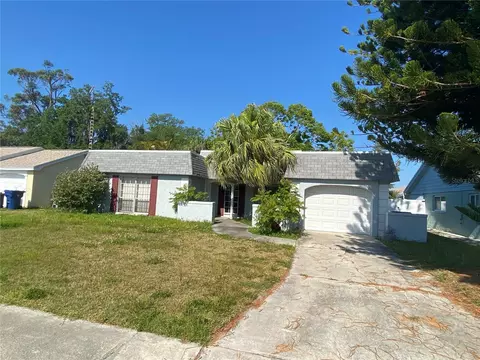 3525 Overland Dr, Holiday, FL 34691