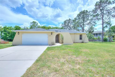 8500 Longboat Ln, Hudson, FL 34667
