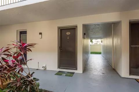 1146 King Arthur Ct #103, Dunedin, FL 34698