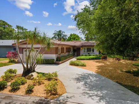 5716 44th Ave N, Saint Petersburg, FL 33709