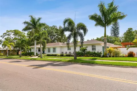 2631 1st St NE, Saint Petersburg, FL 33704