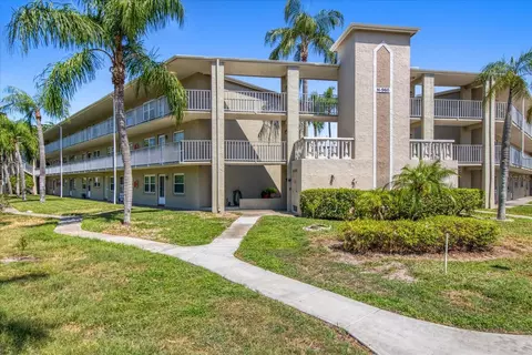 960 Virginia St #305, Dunedin, FL 34698
