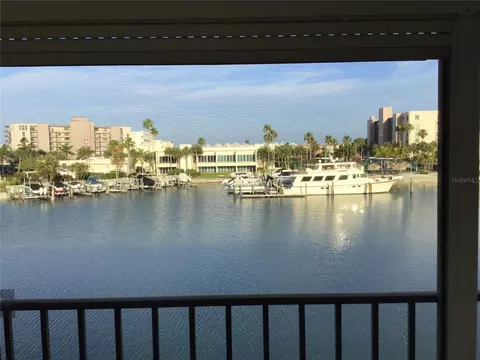 7420 Bay Island Dr #374, South Pasadena, FL 33707