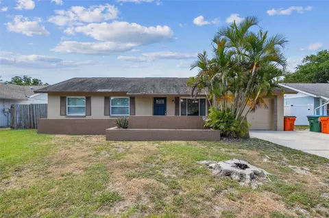 10036 82nd St, Seminole, FL 33777
