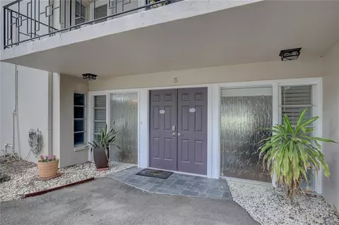 5 Country Club Dr #5, Largo, FL 33771