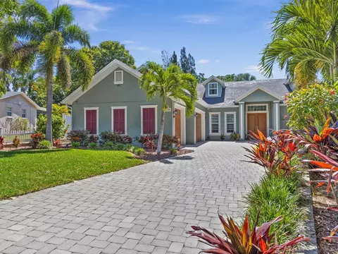 970 Palmetto Dr, Safety Harbor, FL 34695